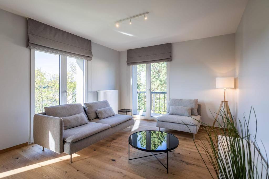 Renovated 2 Bedroom With Parking & Ac