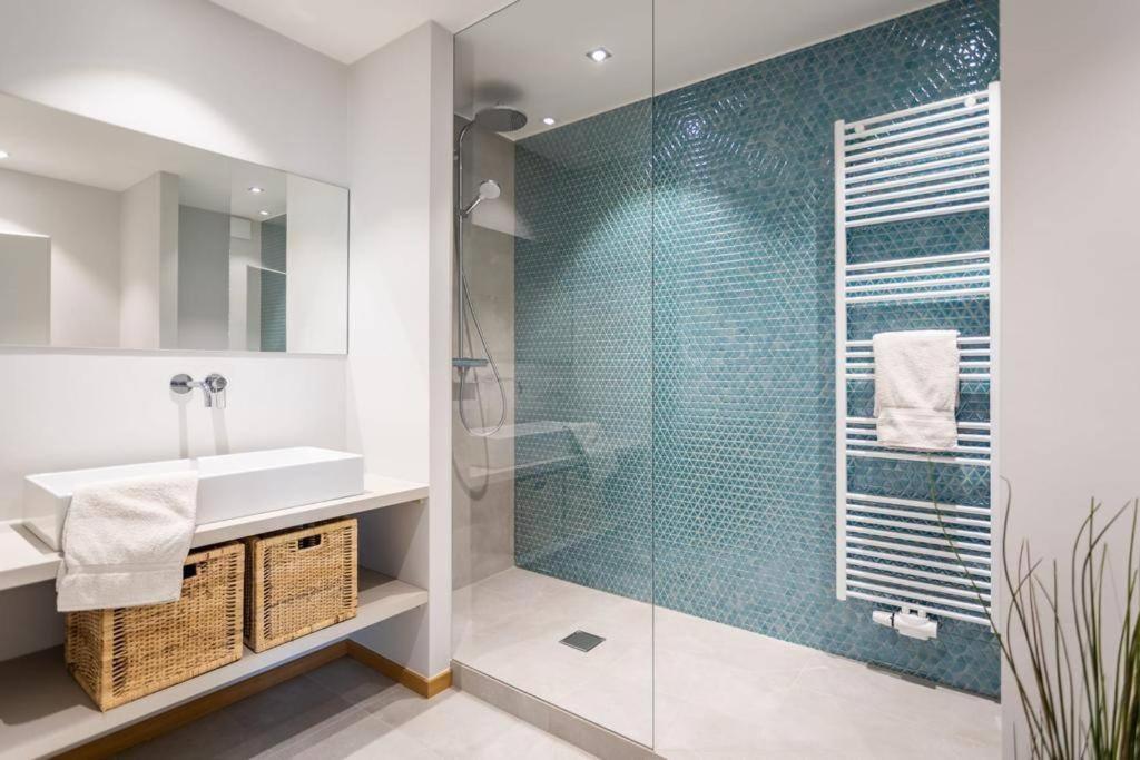 Renovated 2 Bedroom With Parking & Ac Appartement *