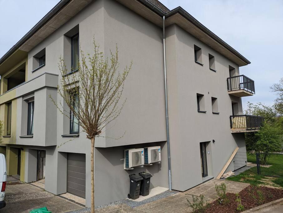 Apartamento Renovated 2 Bedroom With Parking & Ac
